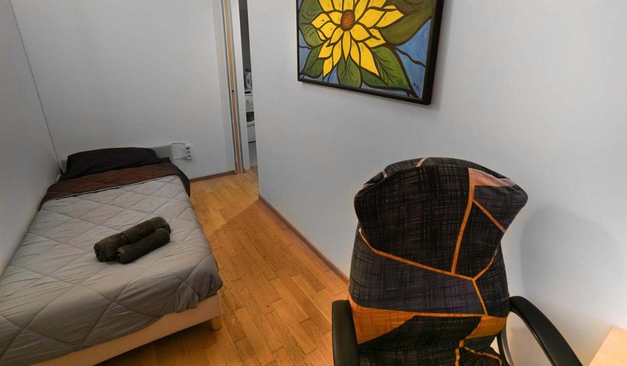 Fast Wifi E Netflix -- Centro Di Rho Vicino Stazione Apartment Exterior photo