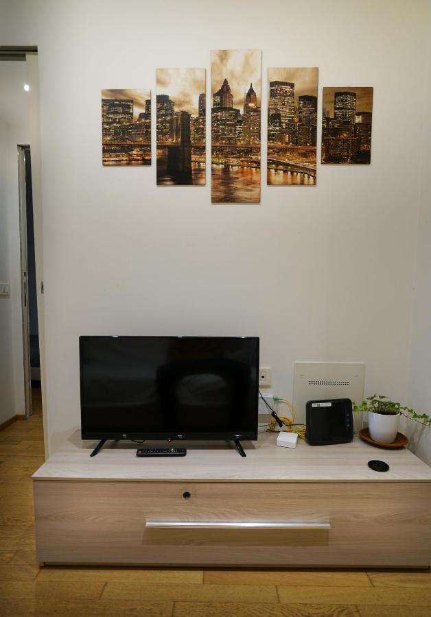 Fast Wifi E Netflix -- Centro Di Rho Vicino Stazione Apartment Exterior photo
