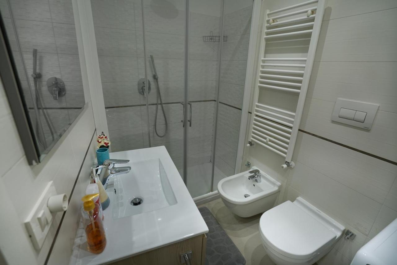 Fast Wifi E Netflix -- Centro Di Rho Vicino Stazione Apartment Exterior photo